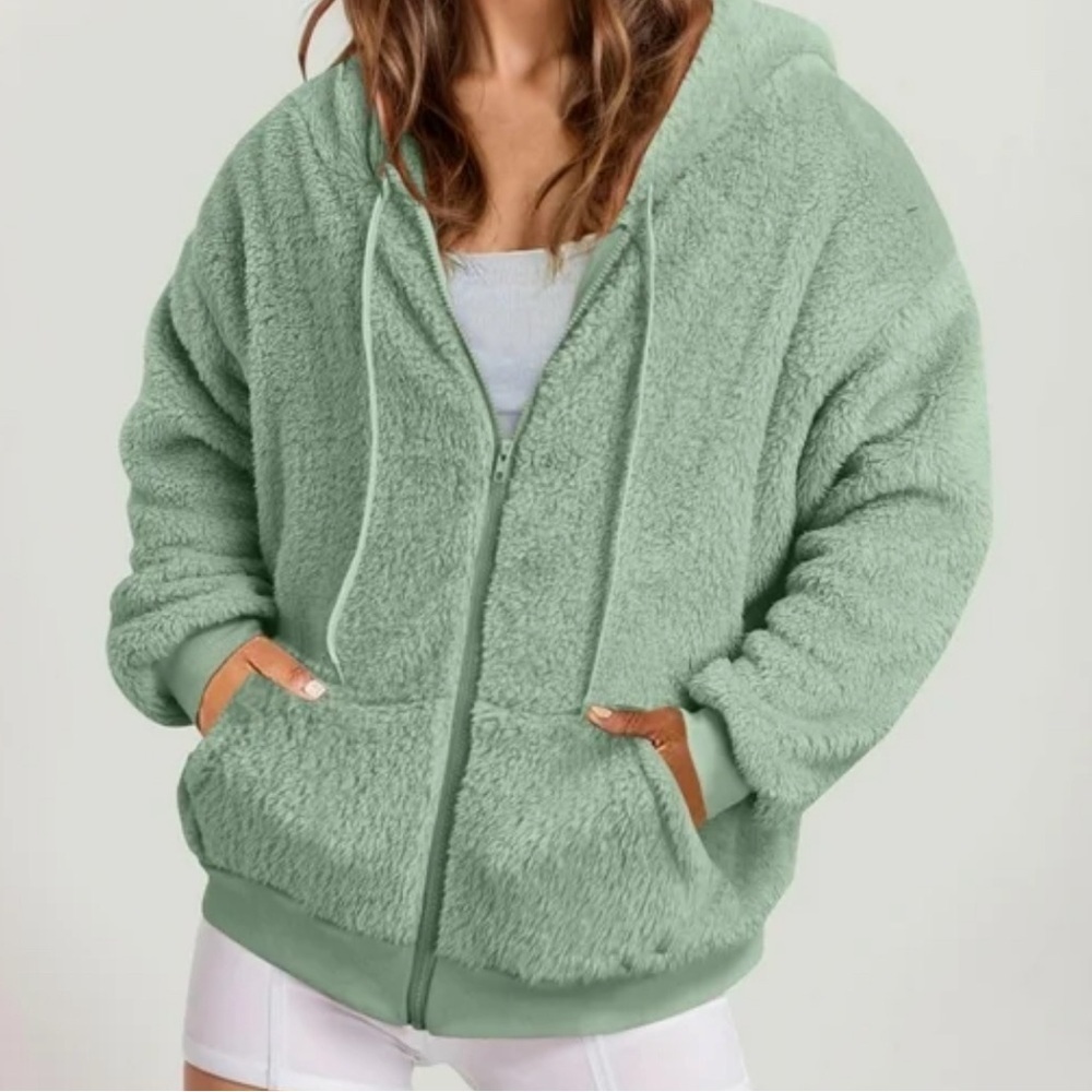 NWT Andrew Marc Soft green Sherpa sweater